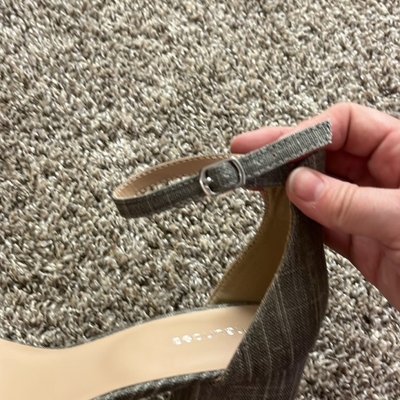 Maurice’s chunky gray heel size 9 - Picture 10 of 12